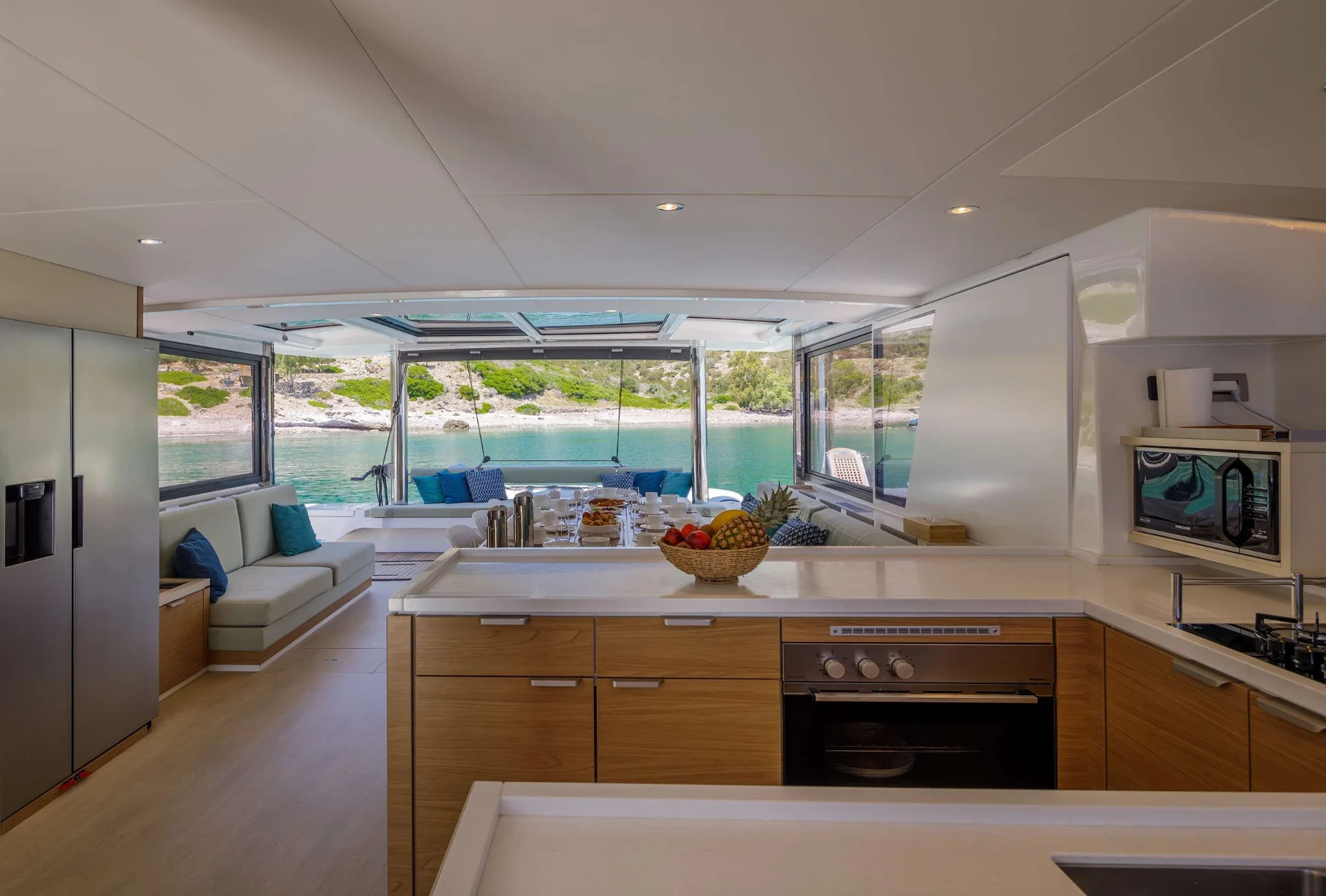 Bali 5.4 LIBRA – Galley