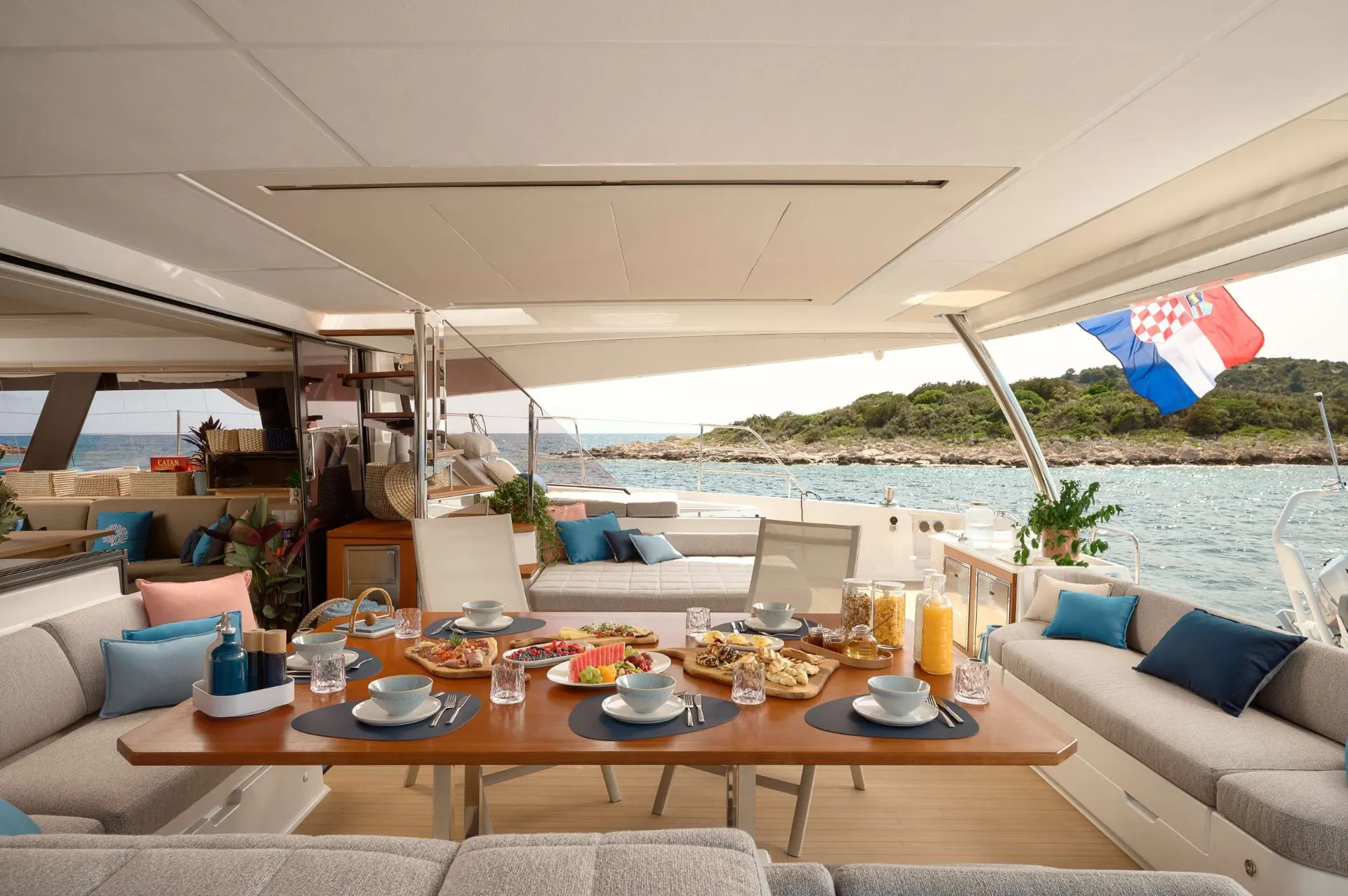 Fountaine Pajot 67 FLORAMYE – Cockpit breakfast