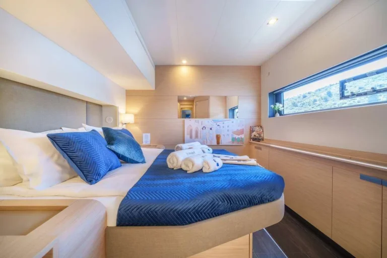 Fountaine Pajot 67 FLORAMYE – Queen guest cabin