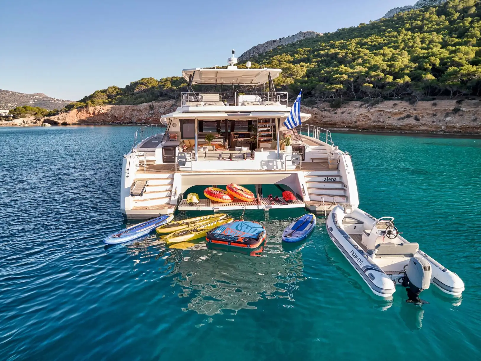 Fountaine Pajot Power 67 ALENA – Swim platform with water toys