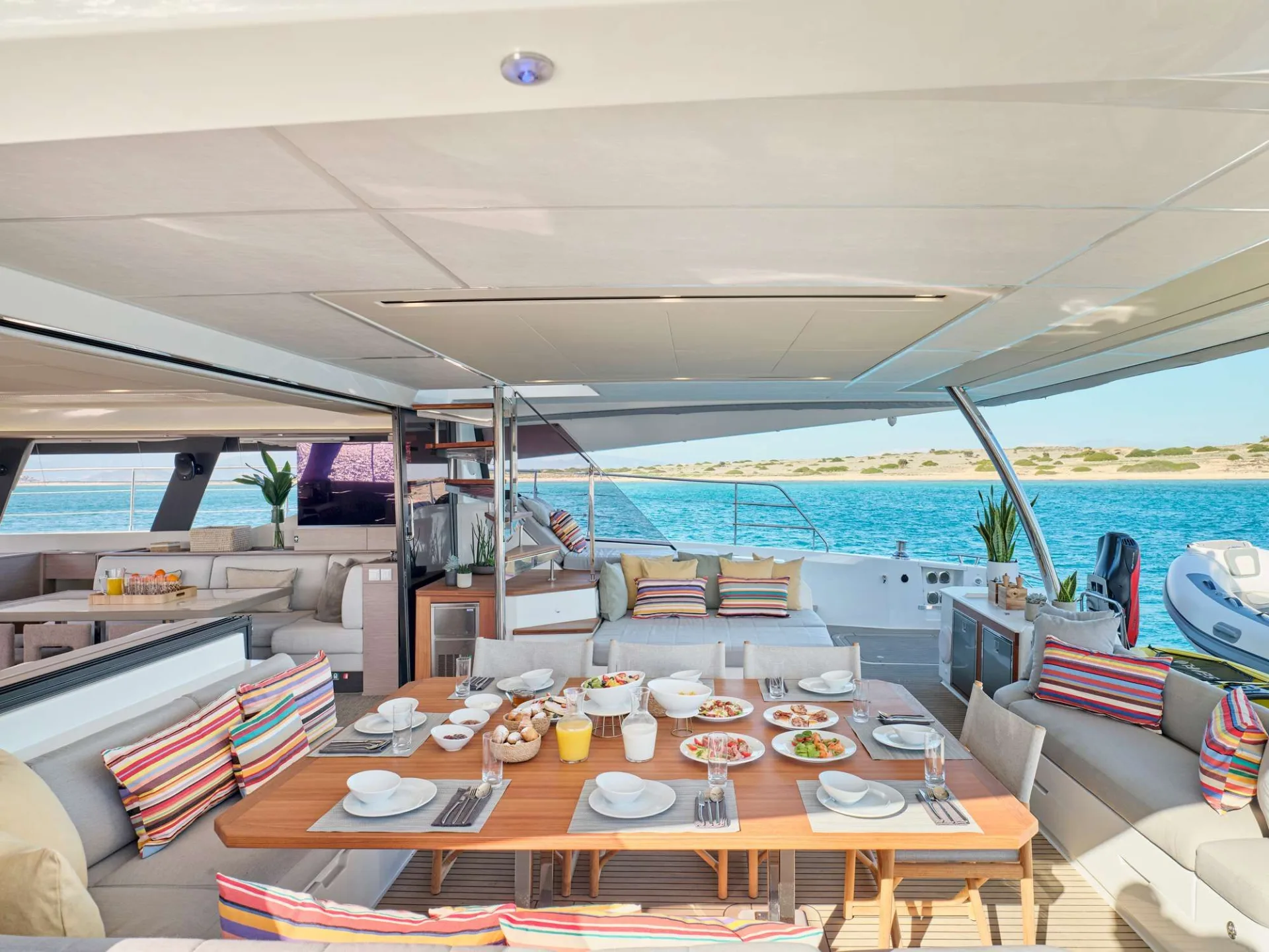 Fountaine Pajot Power 67 ALENA – Aft deck and saloon