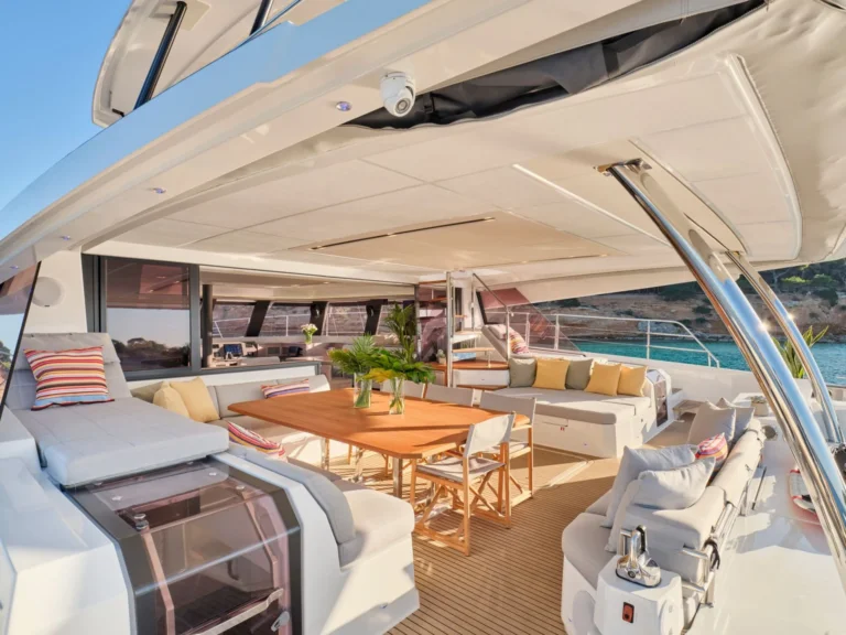 Fountaine Pajot Power 67 ALENA – Aft deck lounge