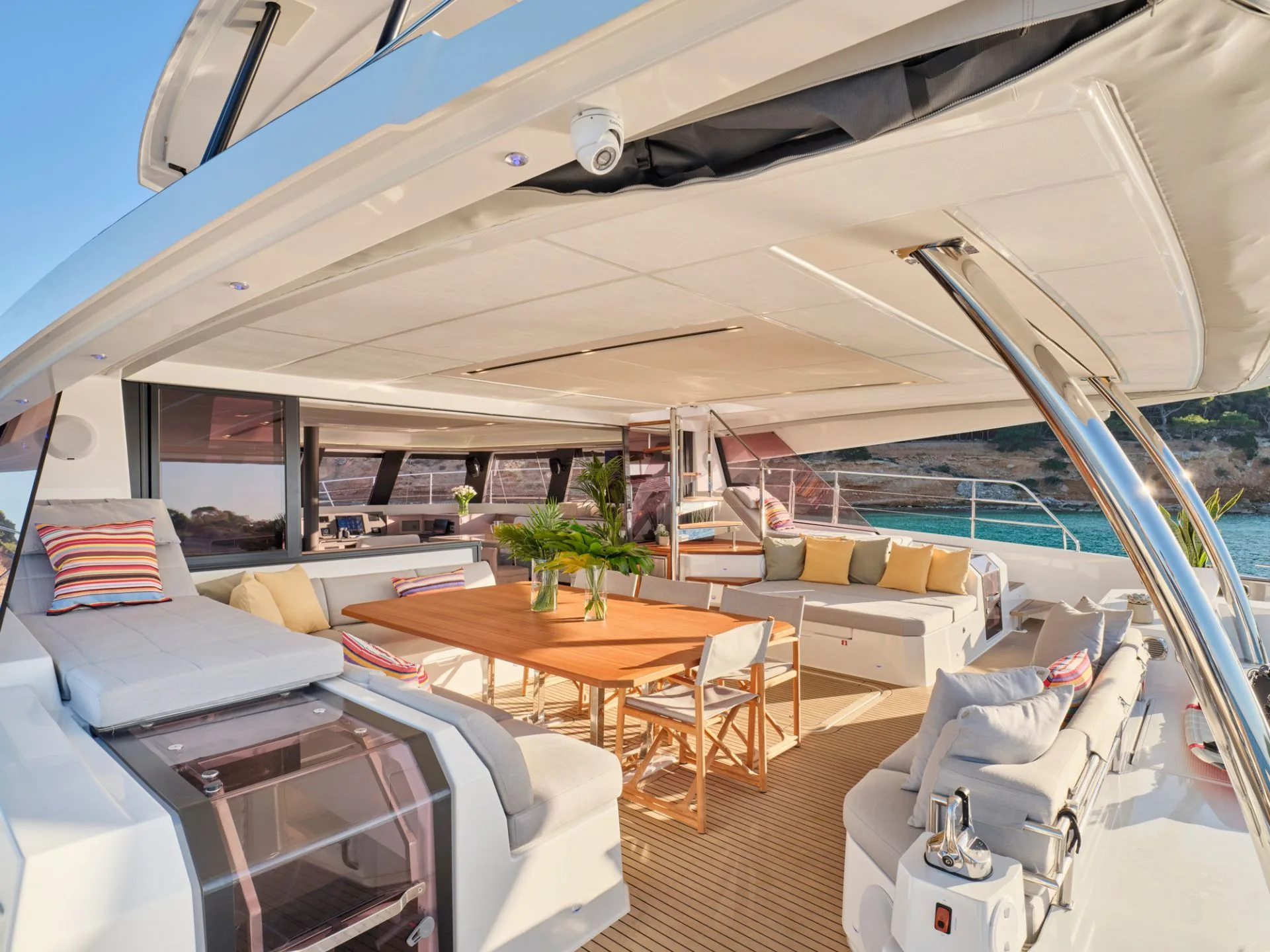 Fountaine Pajot Power 67 ALENA – Aft deck lounge