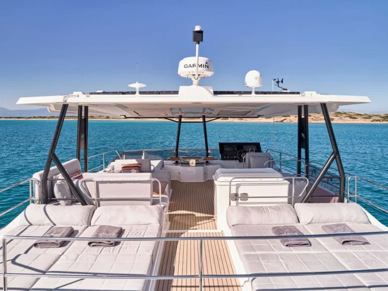 Fountaine Pajot Power 67 ALENA – Flybridge