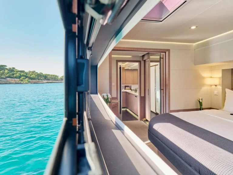 Fountaine Pajot Power 67 ALENA – Owner suite view
