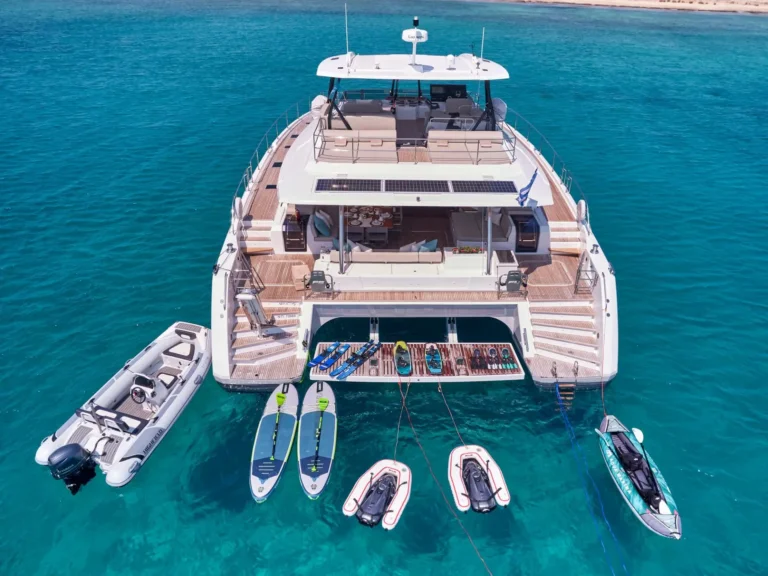 Fountaine Pajot Power 67 ELLY – Stern from above