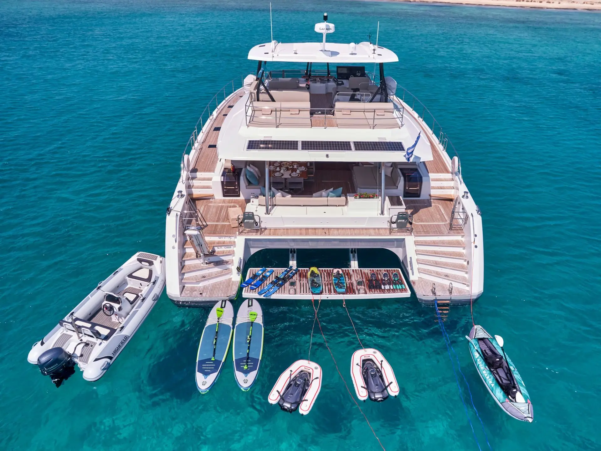 Fountaine Pajot Power 67 ELLY – Stern from above