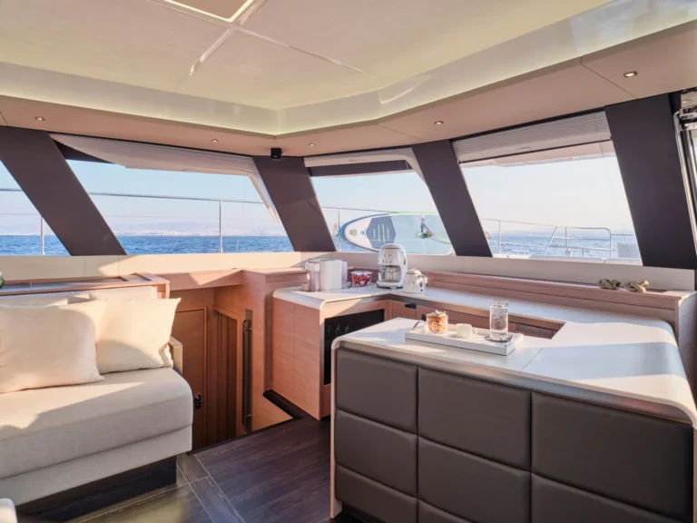 Fountaine Pajot Power 67 ELLY – Galley