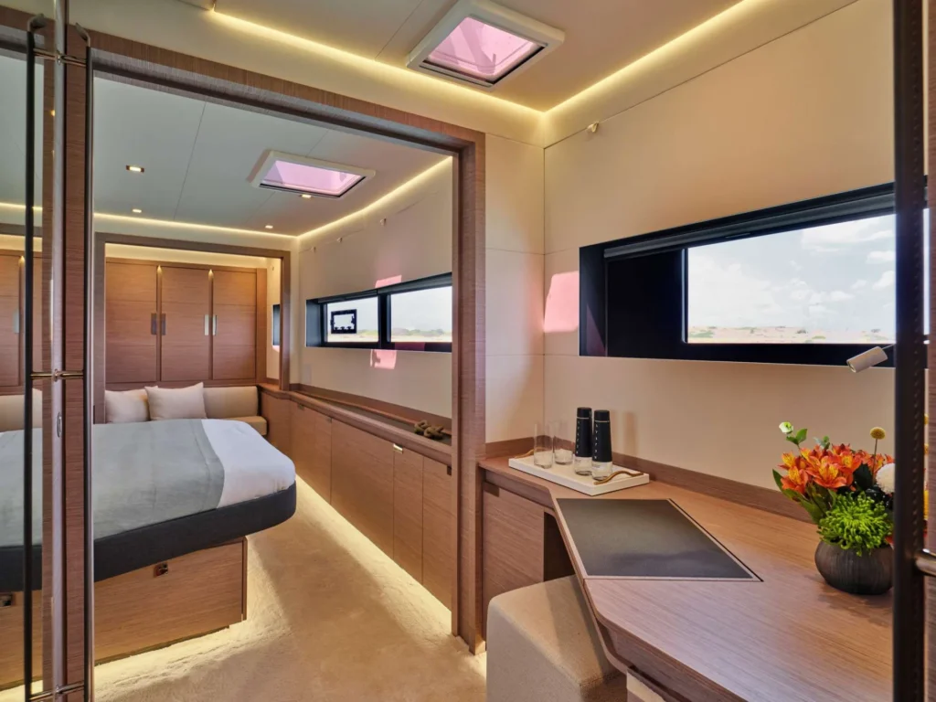 Fountaine Pajot Power 67 ELLY – Owner suite