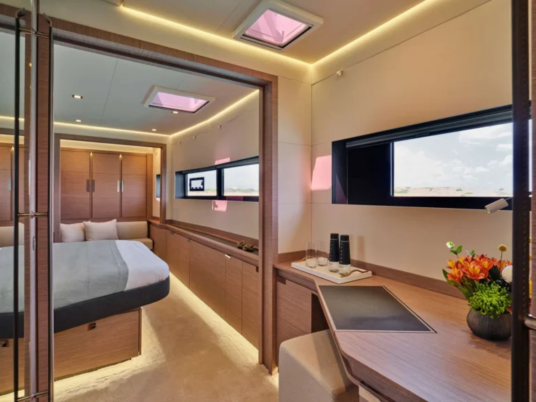 Fountaine Pajot Power 67 ELLY – Owner suite