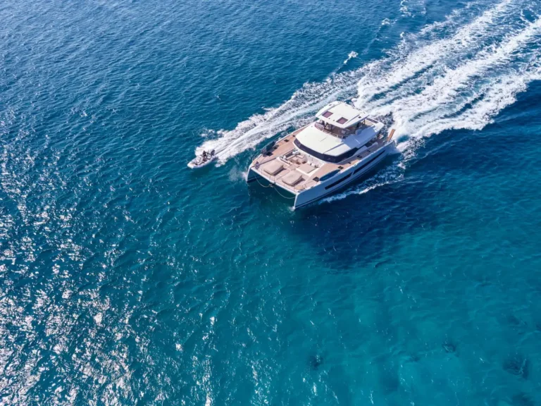 Fountaine Pajot Power 67 ELLY – Cruising from above