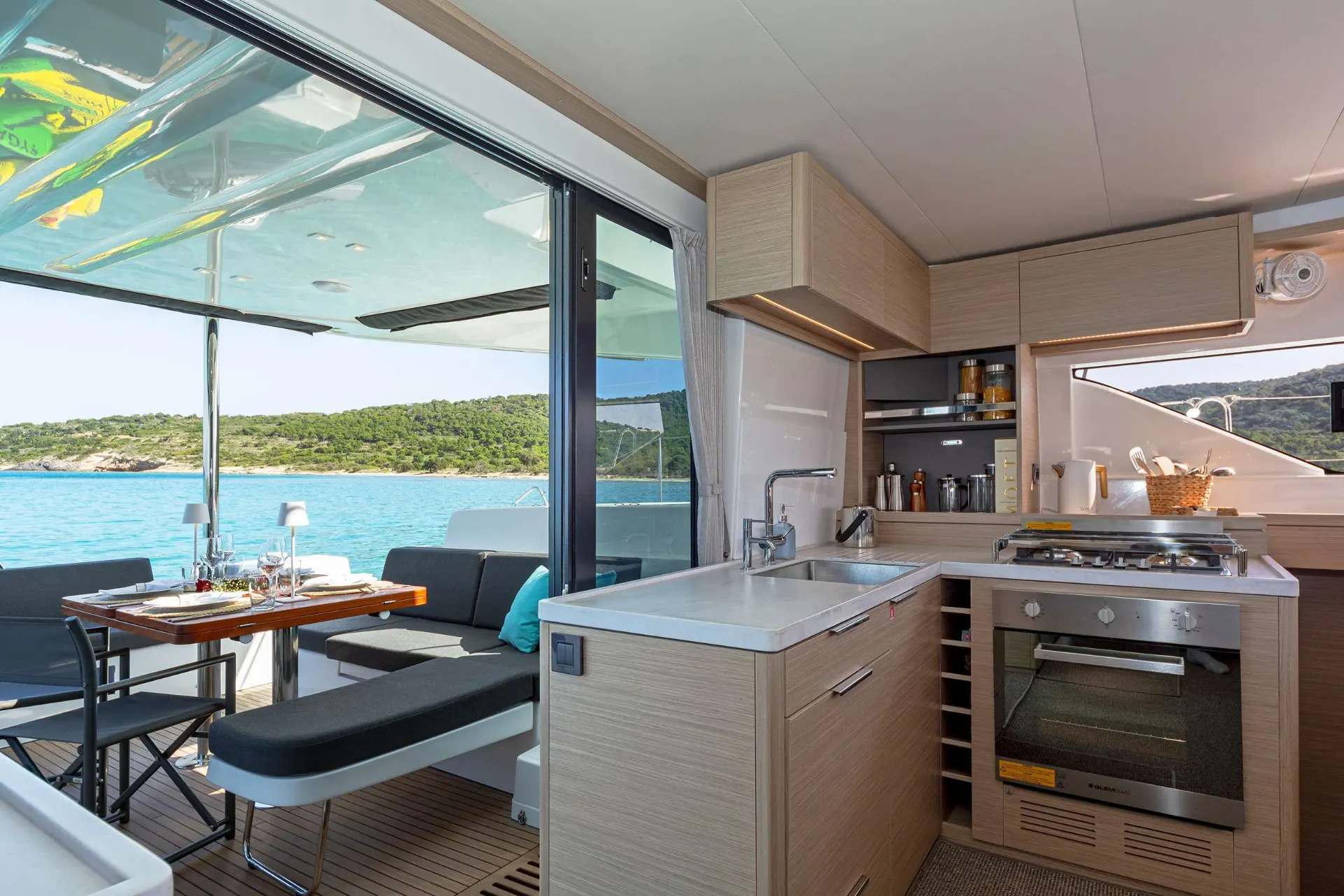 Lagoon 51 EFFIE STAR – Galley
