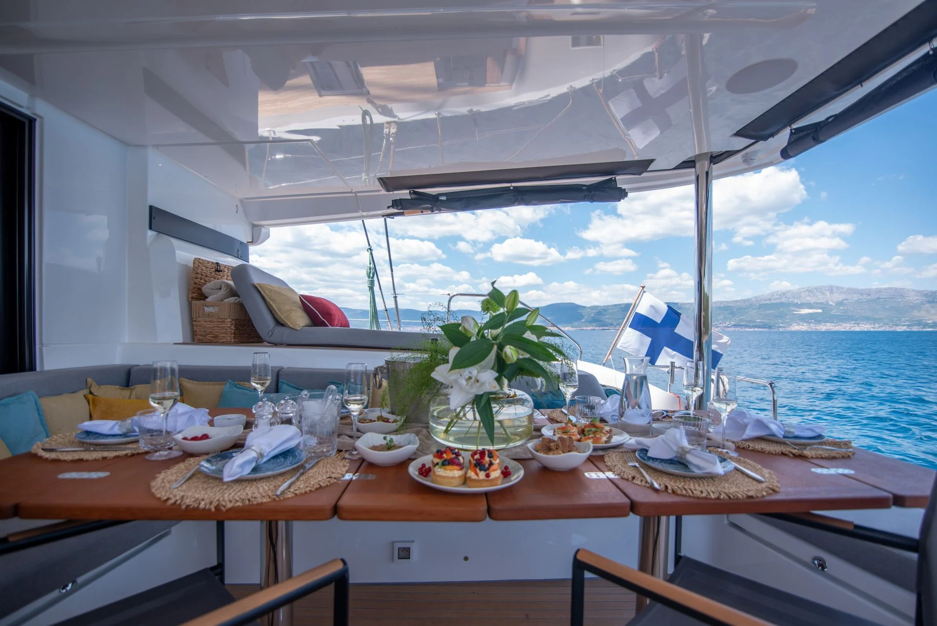 Lagoon 55 ADRIATIC PEARL – cockpit dining