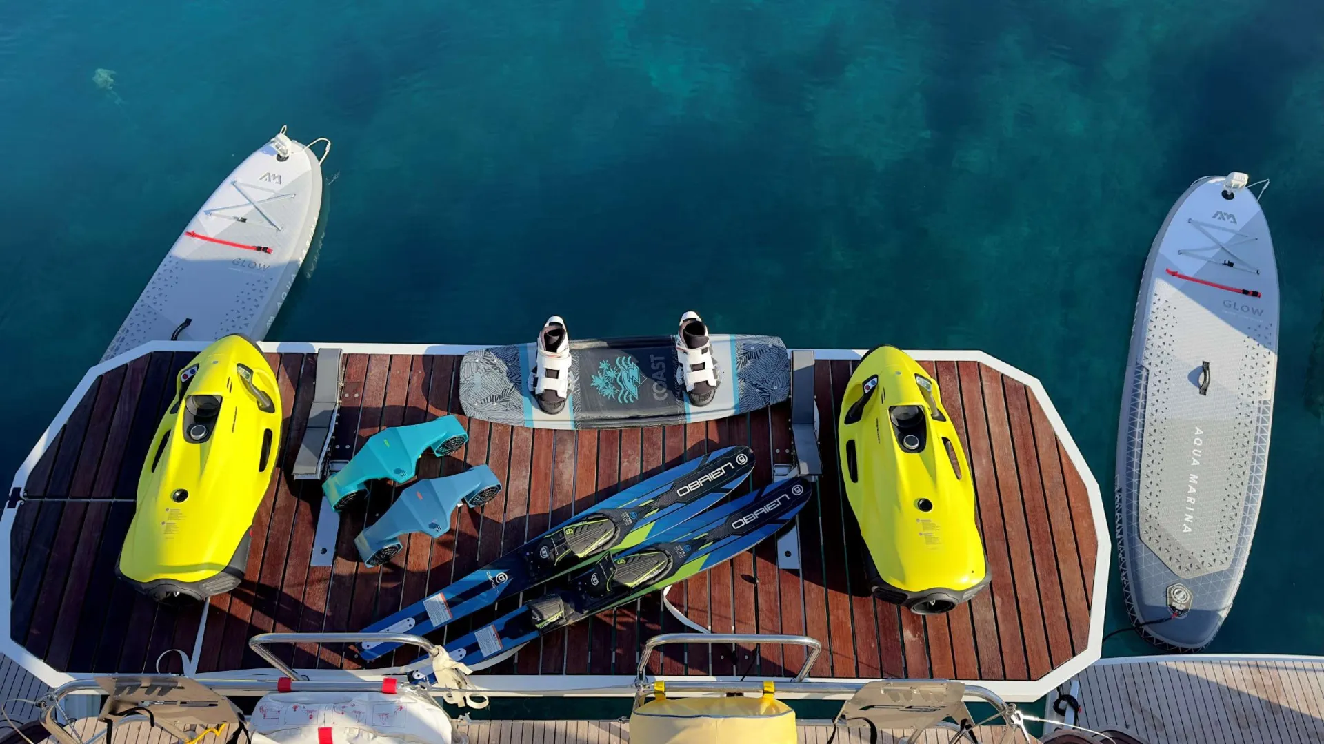 Lagoon 55 AURELIA – Swim platform with water toys