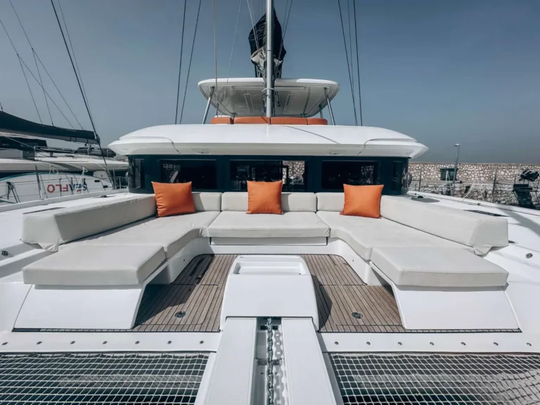 Lagoon 55 AURELIA – Foredeck seating