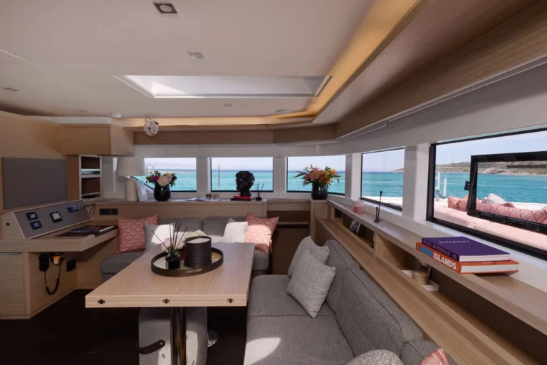 Lagoon 55 DREAM – Saloon and navigation station