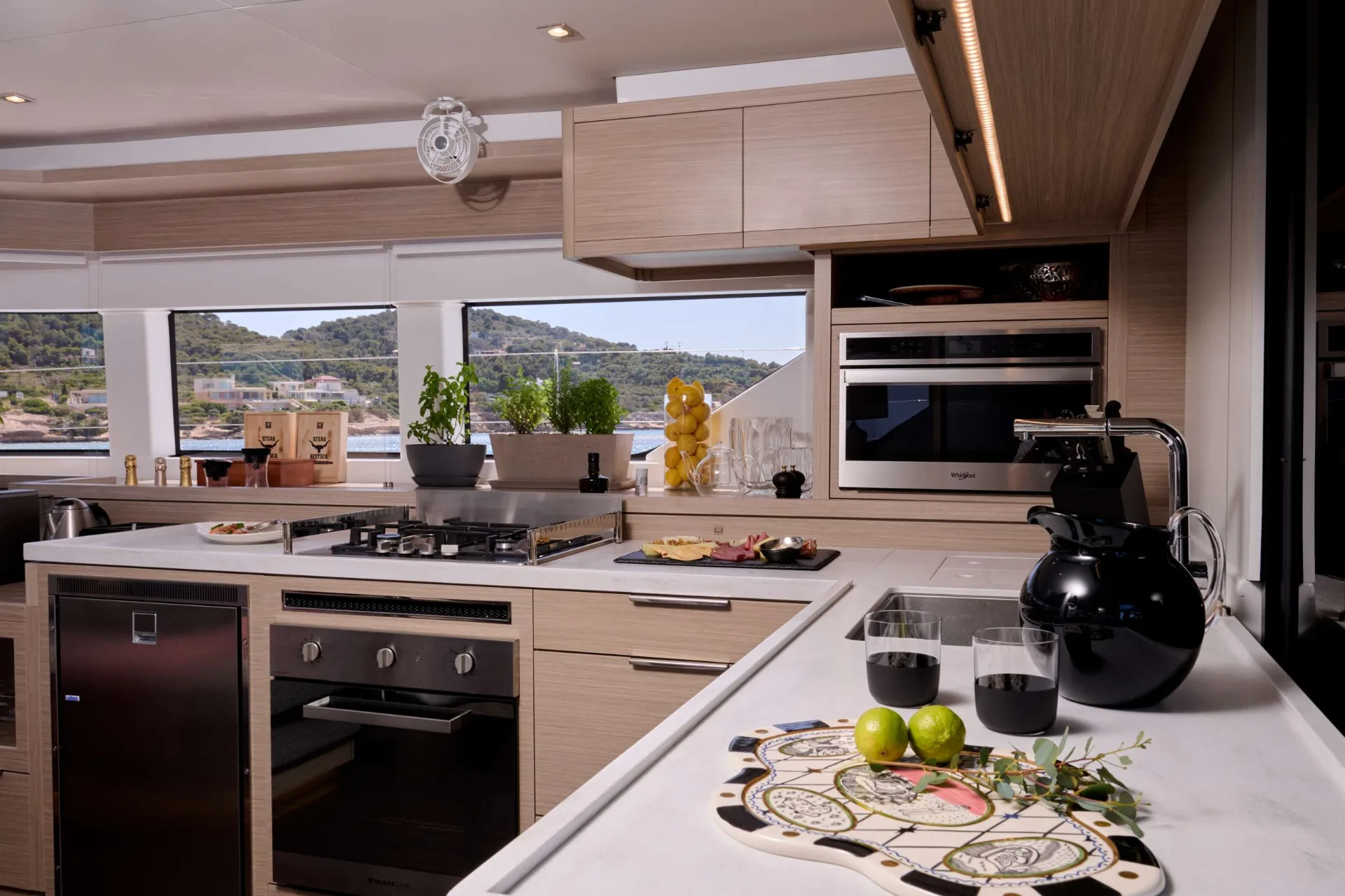 Lagoon 55 DREAM – Galley detail