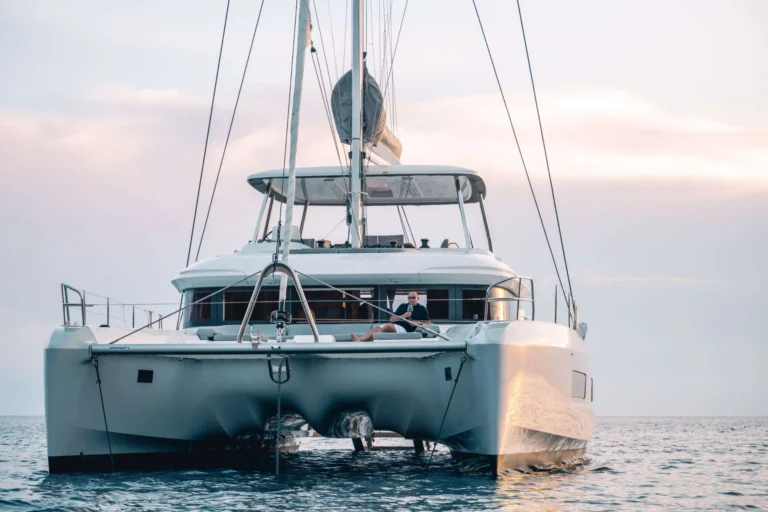Lagoon 55 EL BLUE – at anchor