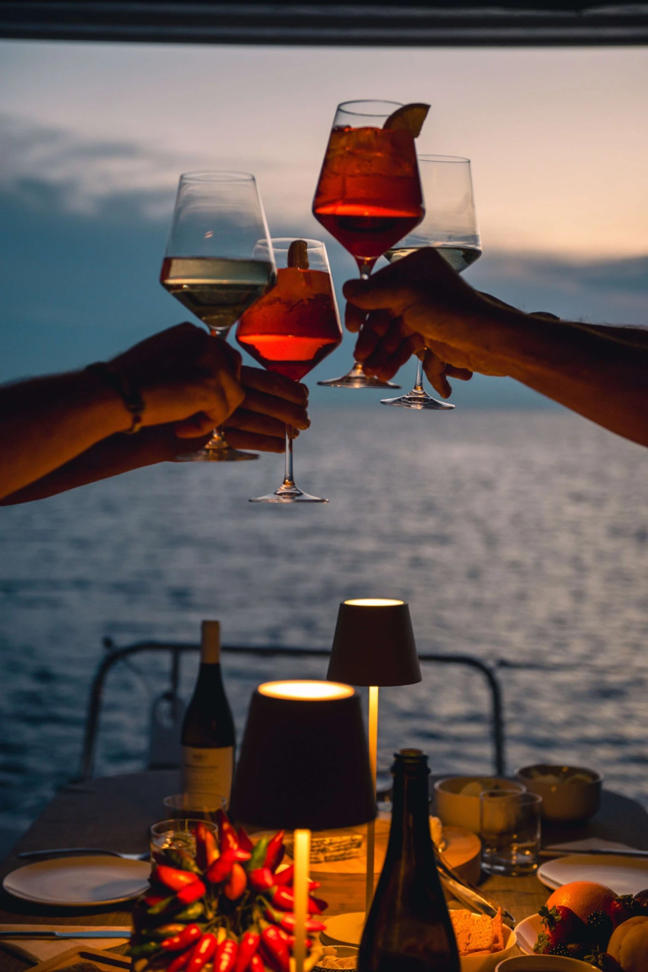Lagoon 55 EL BLUE – sunset drinks