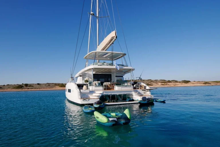 Lagoon 55 HAPPY – At anchor with water toys