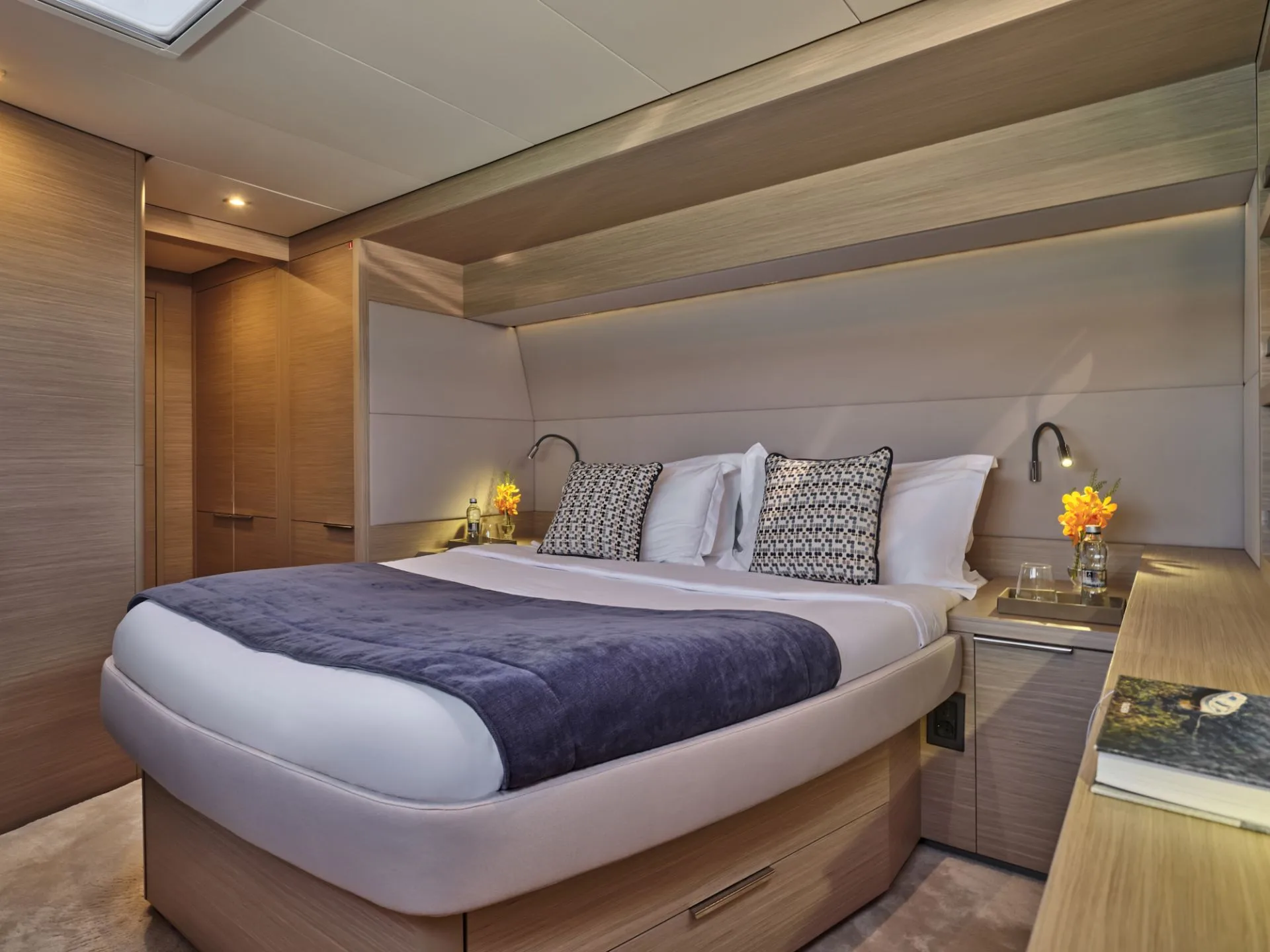 Lagoon 55 LULU – Second queen guest cabin