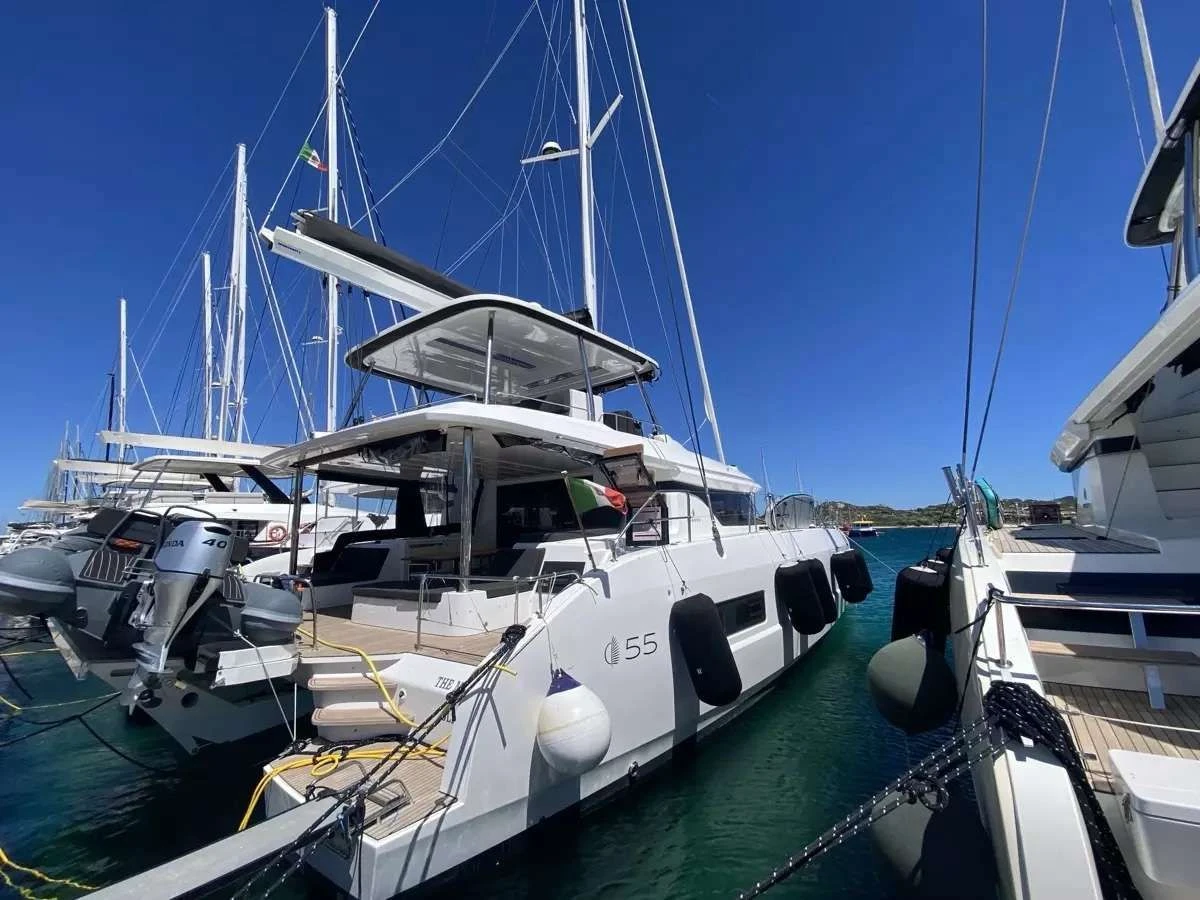 Lagoon 55 MAUI – in the marina