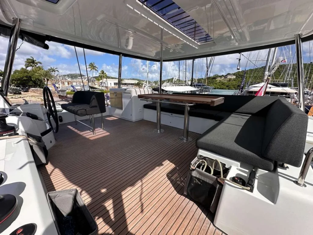 Lagoon 55 MAUI – flybridge