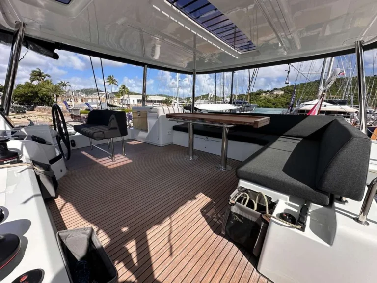 Lagoon 55 MAUI – flybridge