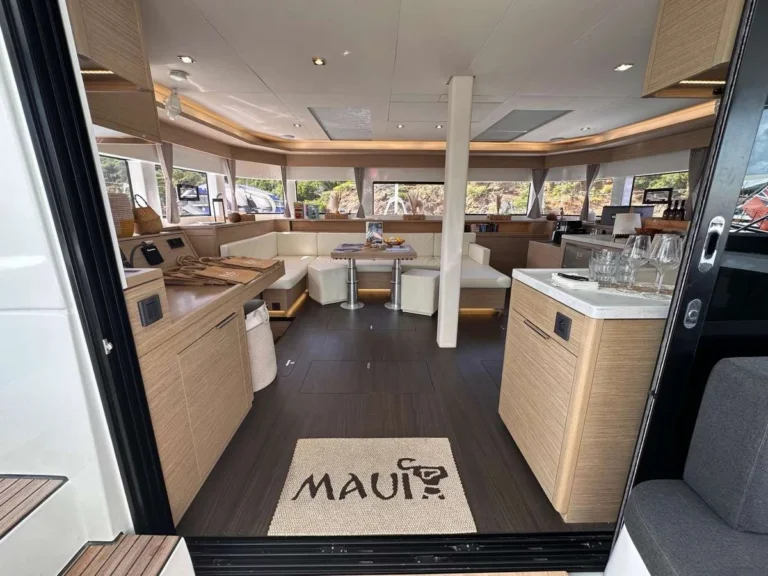 Lagoon 55 MAUI – saloon and cockpit