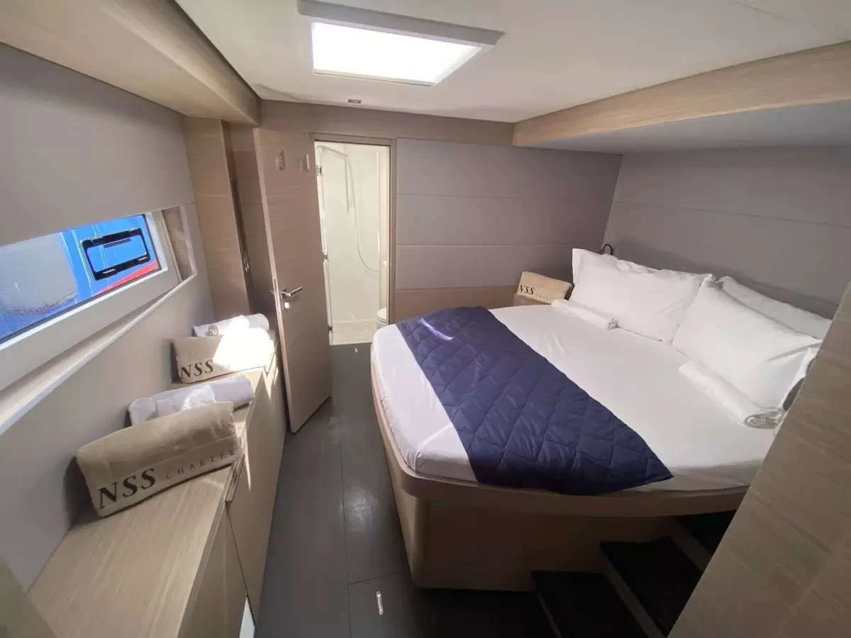 Lagoon 55 MAUI – guest cabin