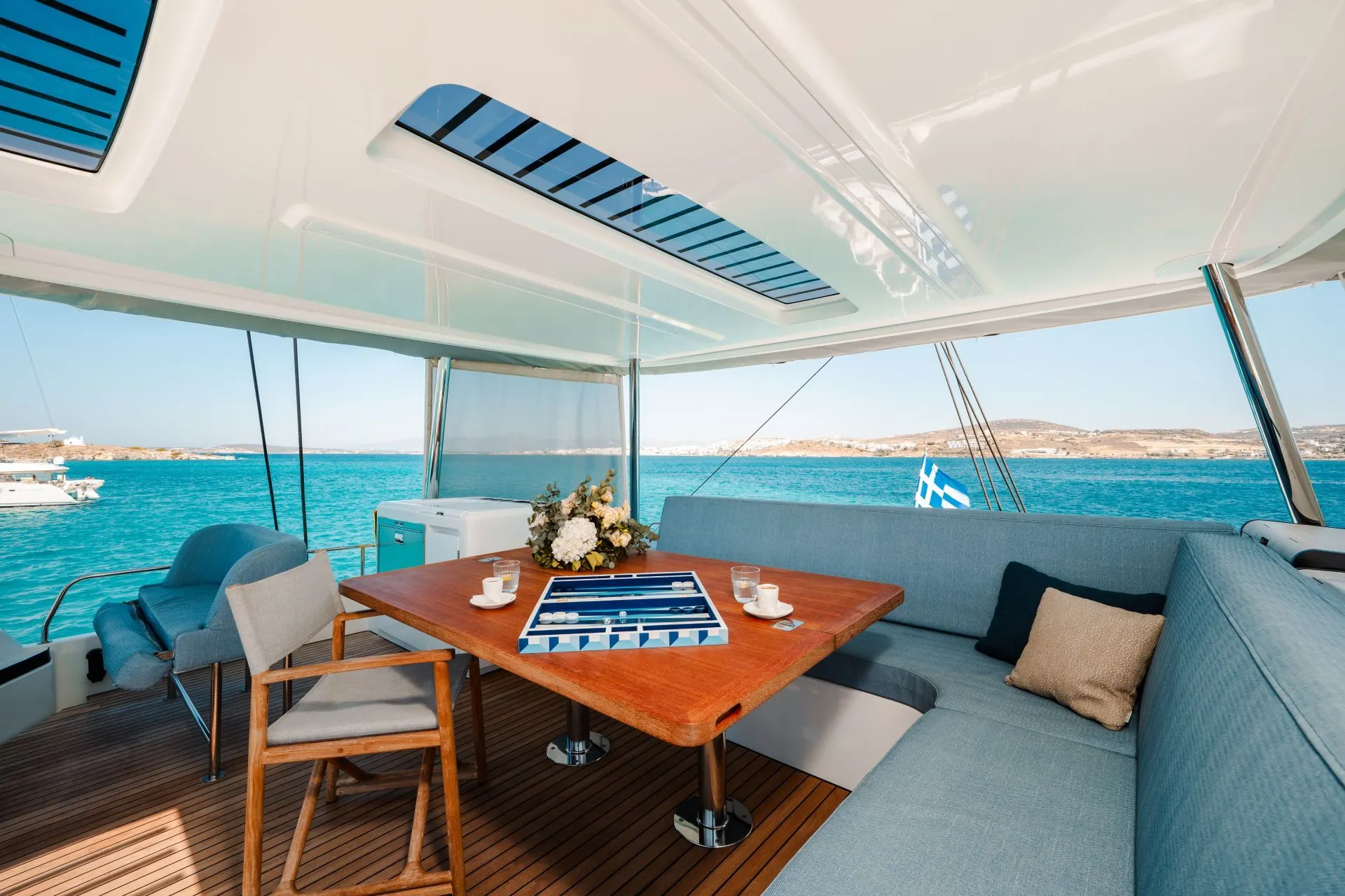 Lagoon 55 POSEIRA – Flybridge dining