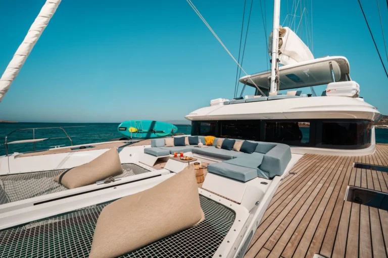 Lagoon 55 POSEIRA – Foredeck seating