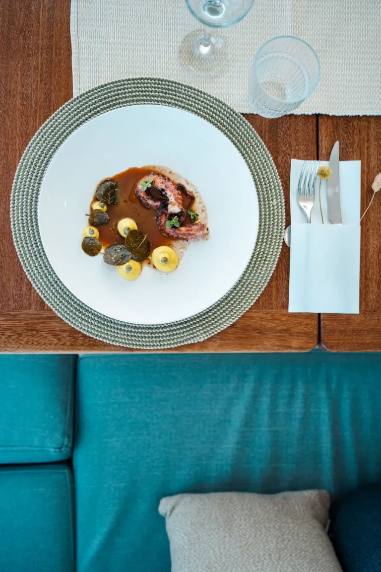 Lagoon 55 POSEIRA – Plated dish