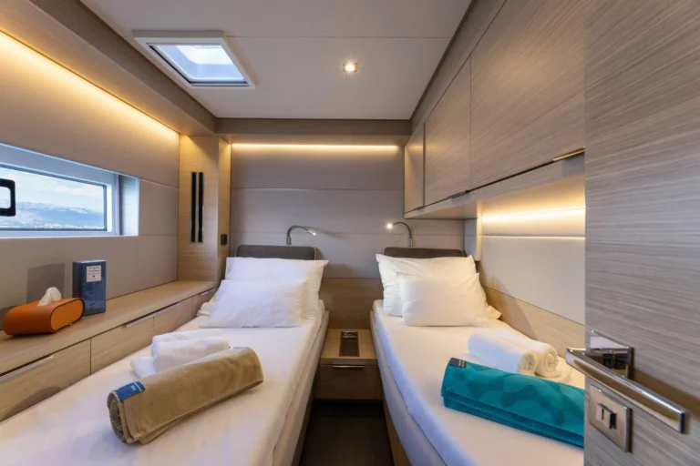 Lagoon 55 STAR LINK – twin cabin