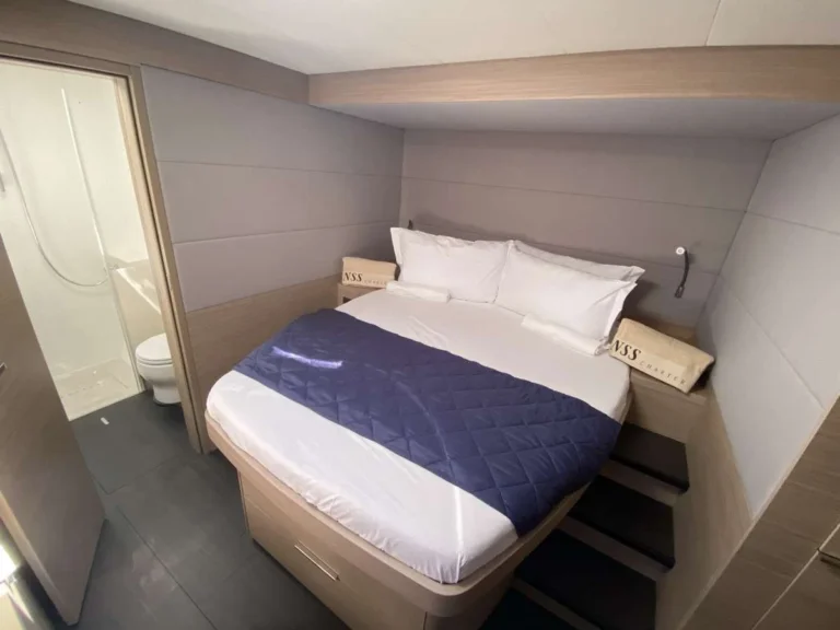 Lagoon 55 THE MOON – guest cabin