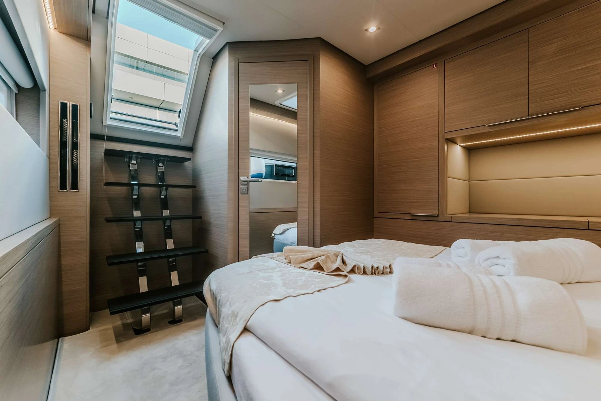 Lagoon 55 TRIWING OSSUS – guest cabin