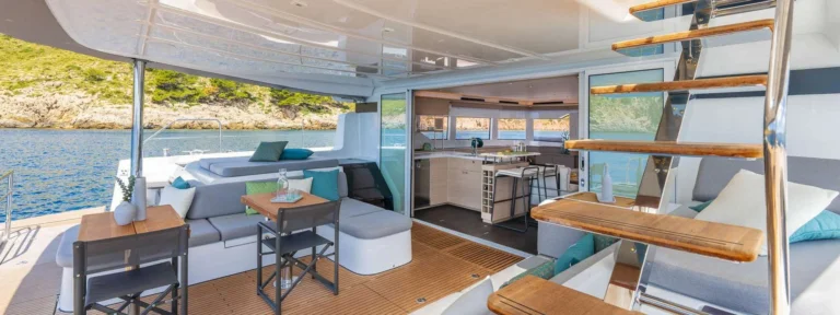 Lagoon 60 MONTECRISTO – saloon and galley
