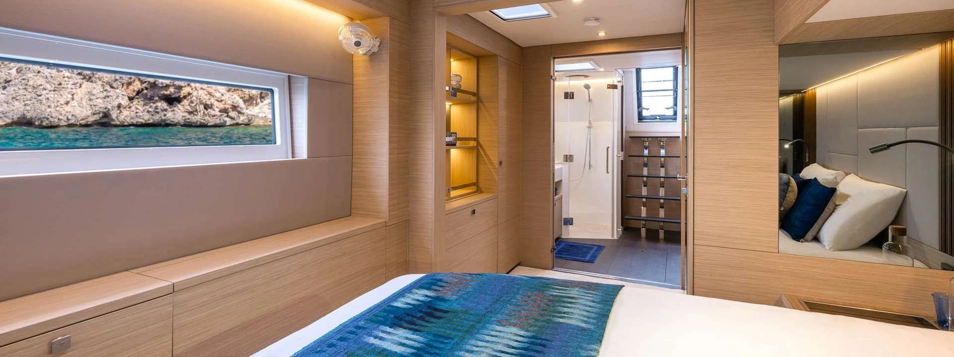Lagoon 60 MONTECRISTO – master bathroom