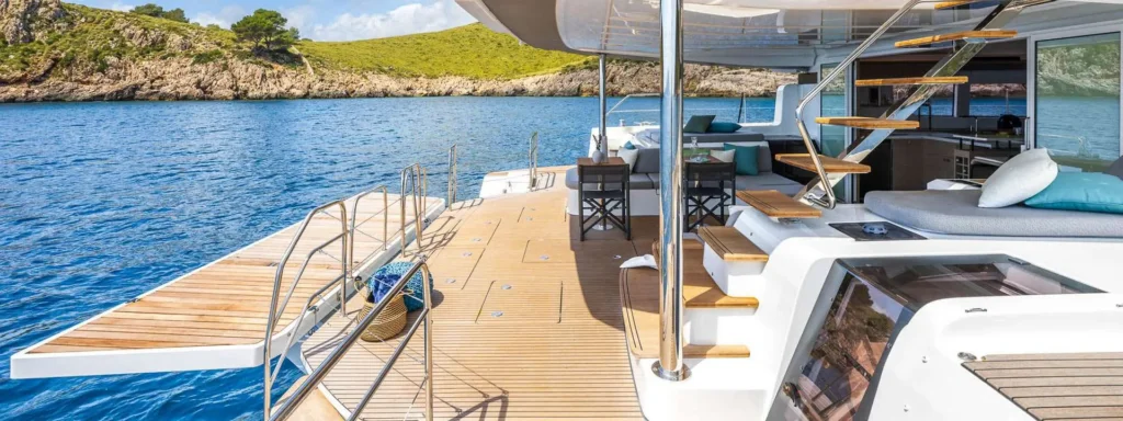 Lagoon 60 SOFIA – Swim platform