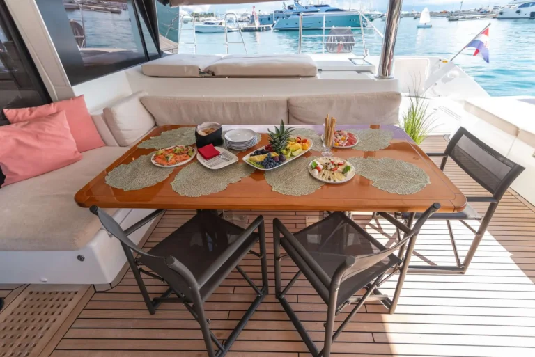 Lagoon 620 ADRIATIC LION – aft cockpit dining