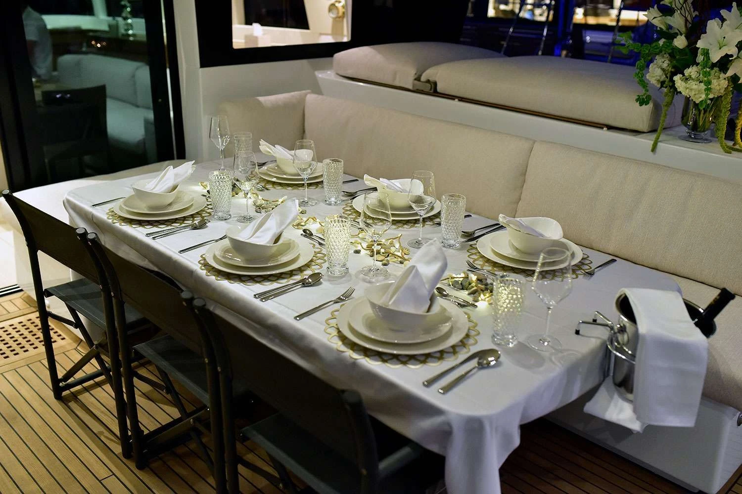 Lagoon 620 ADRIATIC LION – table setting