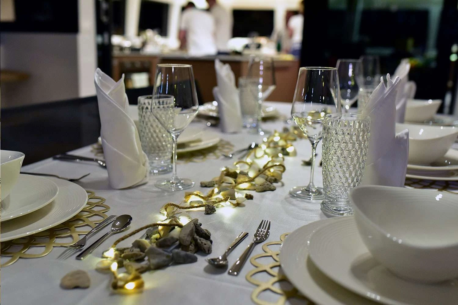 Lagoon 620 ADRIATIC LION – dinner table