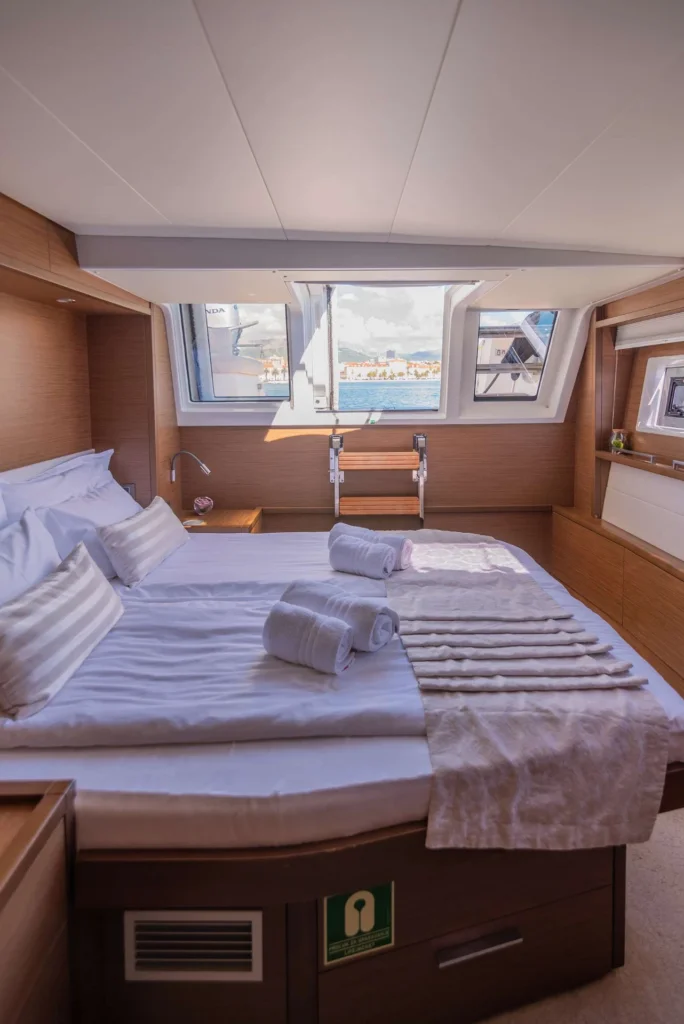 Lagoon 620 ADRIATIC LION – queen cabin