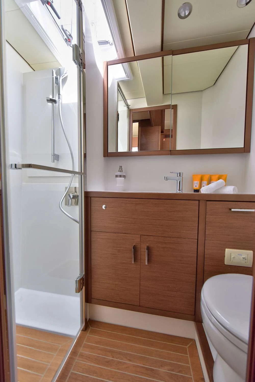 Lagoon 620 ADRIATIC LION – galley
