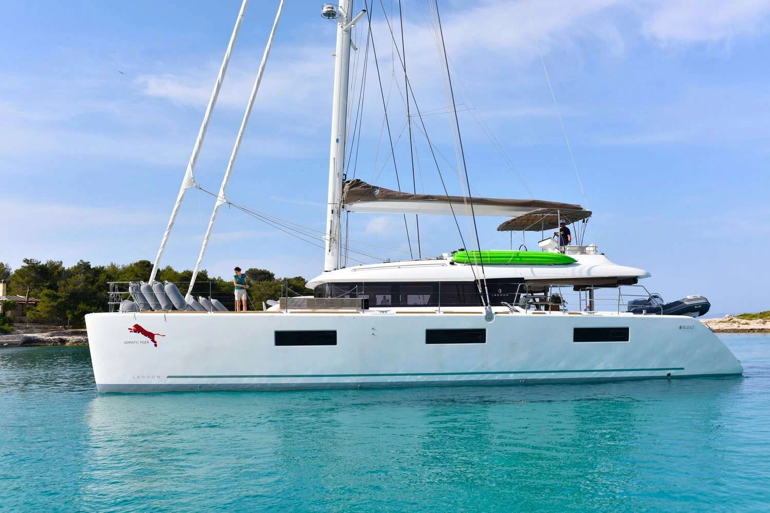 Lagoon 620 ADRIATIC TIGER – at anchor