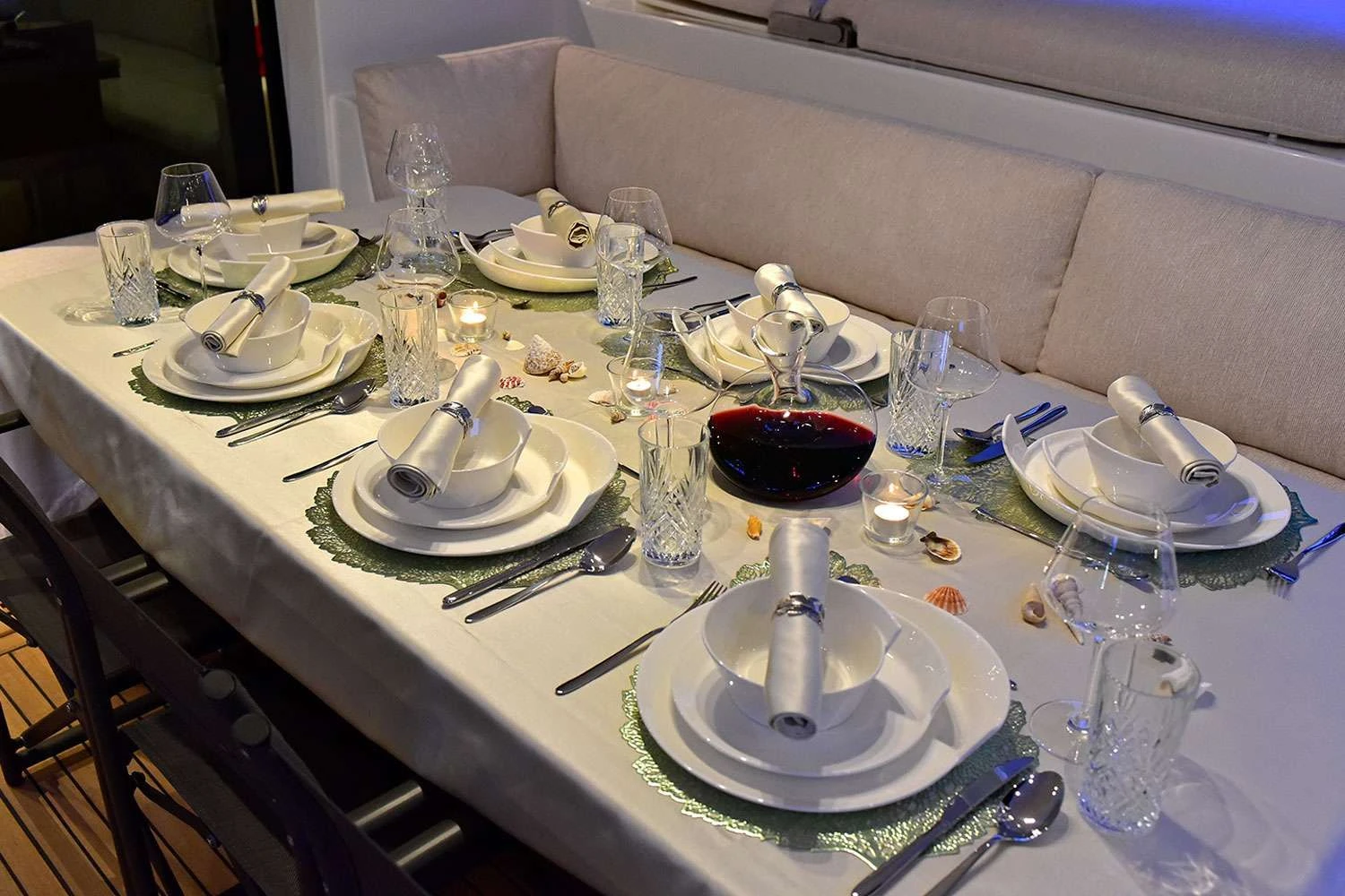 Lagoon 620 ADRIATIC TIGER – table setting