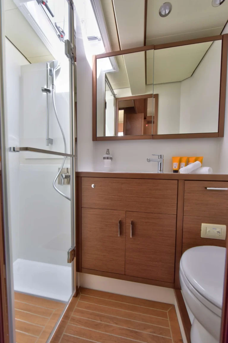 Lagoon 620 ADRIATIC TIGER – galley