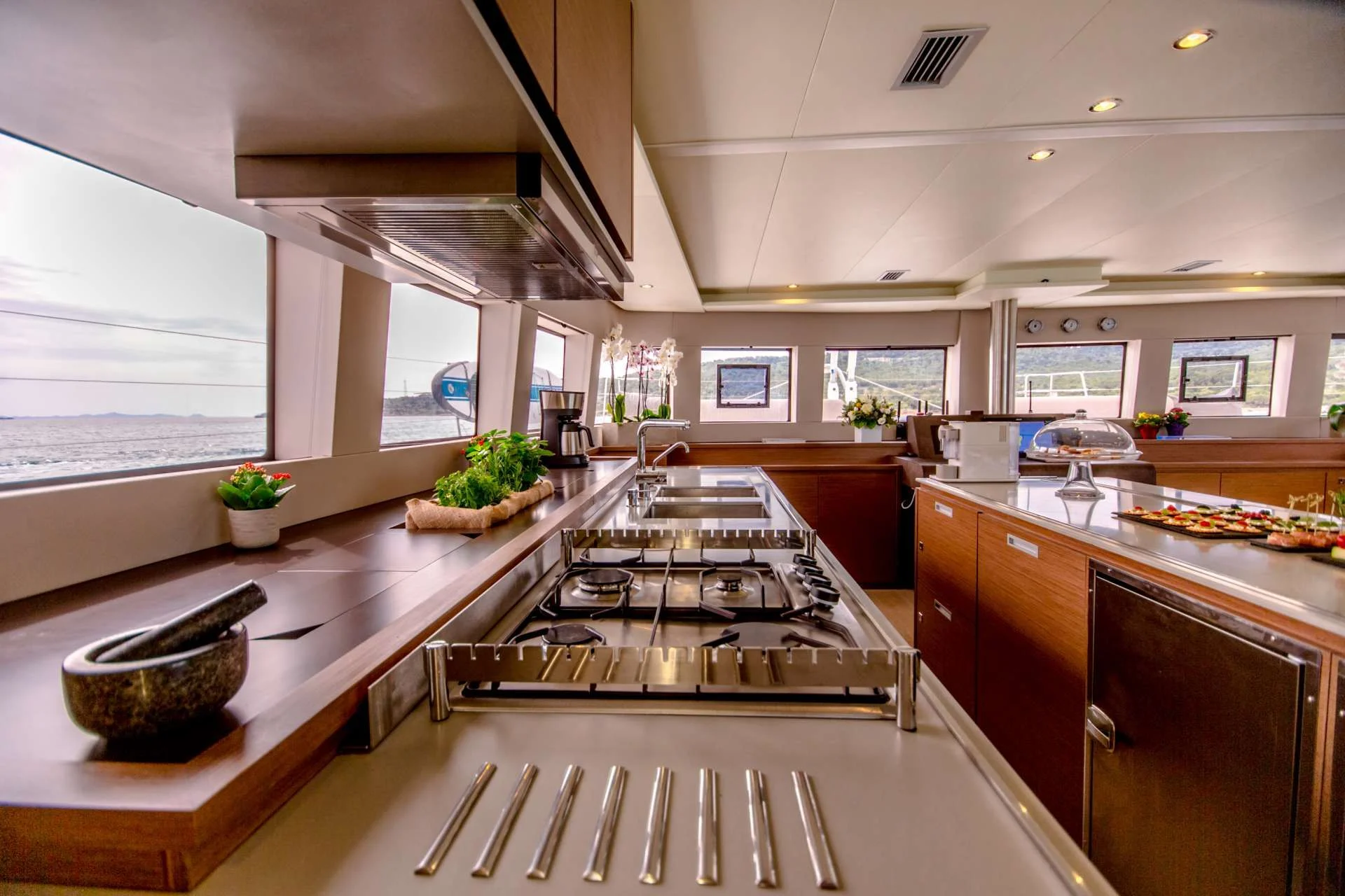 Lagoon 620 VALIUM62 – Galley