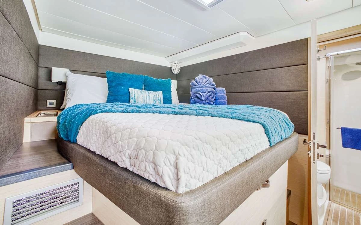 Lagoon 630 ULTRA – Queen guest cabin