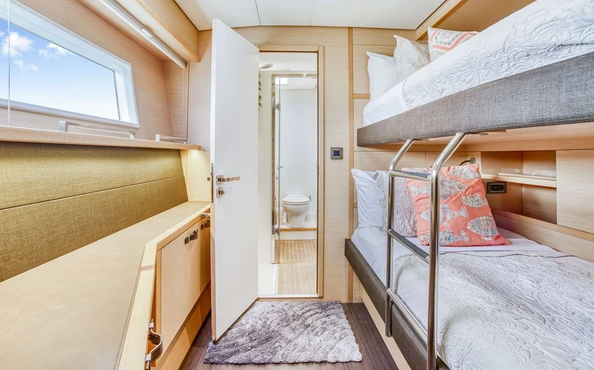 Lagoon 630 ULTRA – Twin bunk cabin